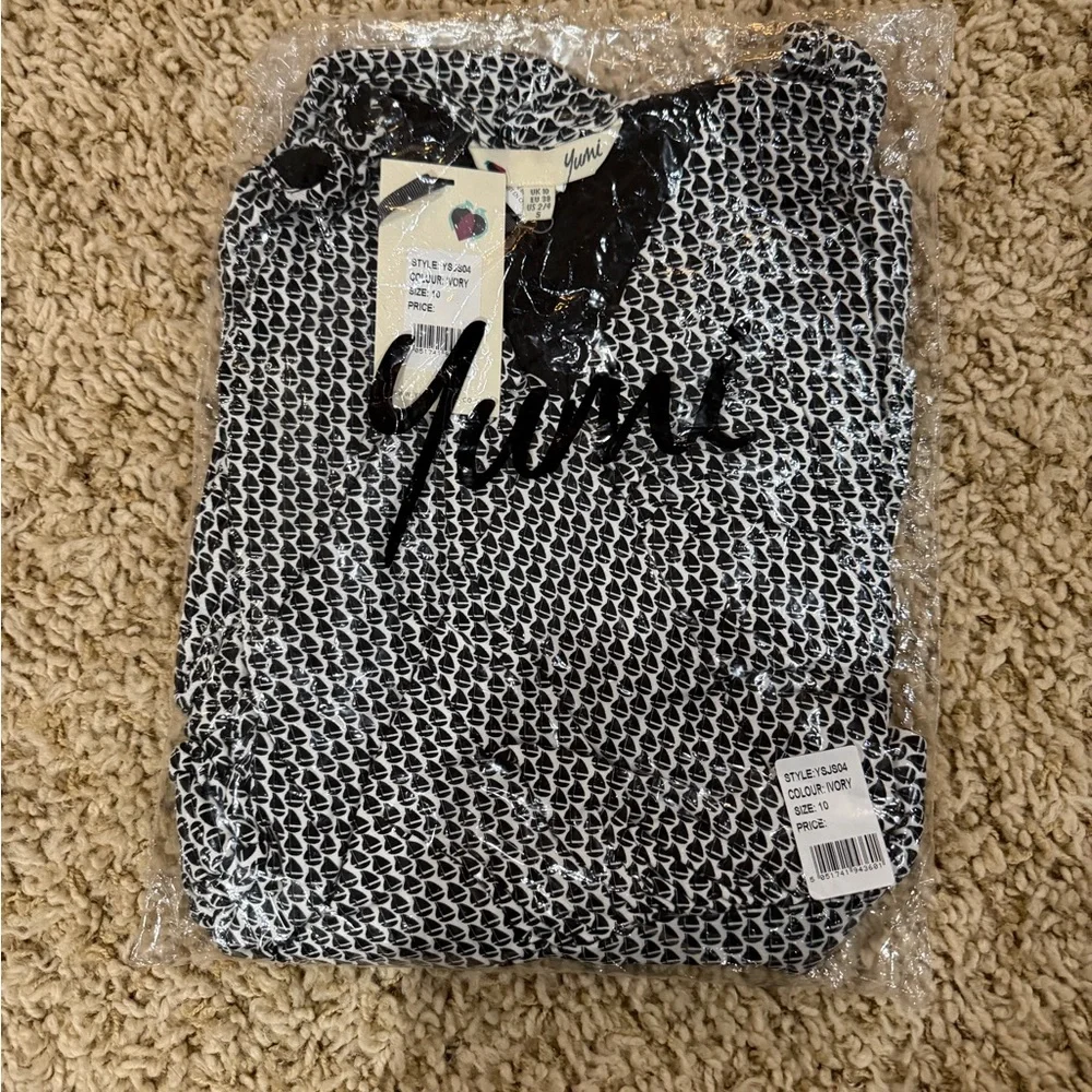 NWT YUMI Black & White Jumpsuit Small - Picture 4 of 6